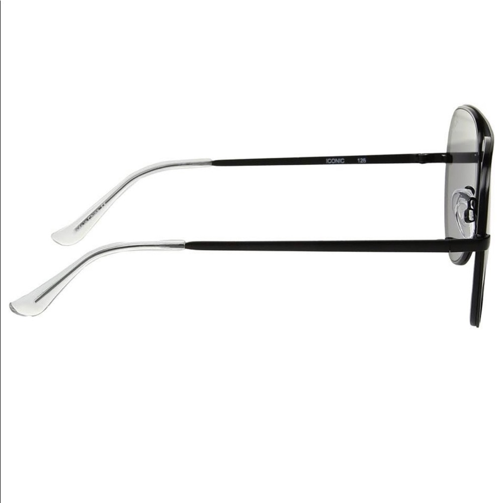 QUAY X KYLIE Iconic Aviator Sunglasses Mirror - Picture 4 of 5